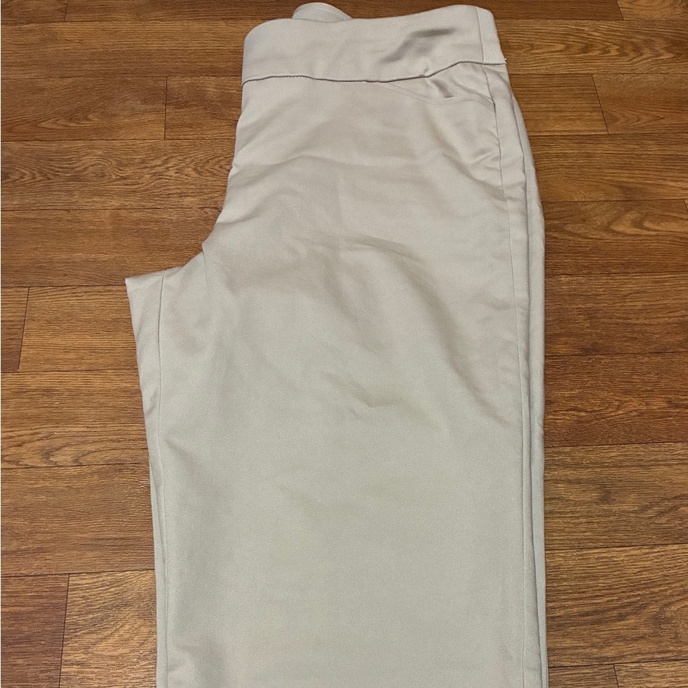 Women’s Croft and Barrow Tan Capris Size 14 NWT